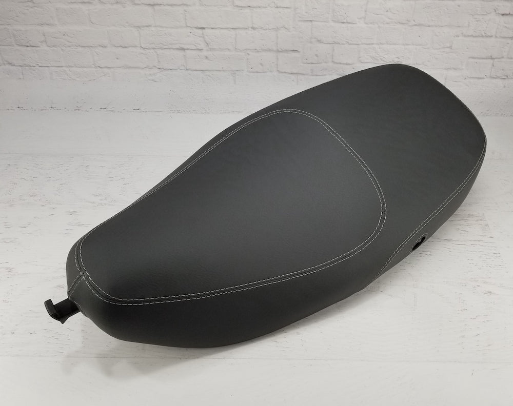 Vespa LX 50 / 150 Seat Cover Matte Gray