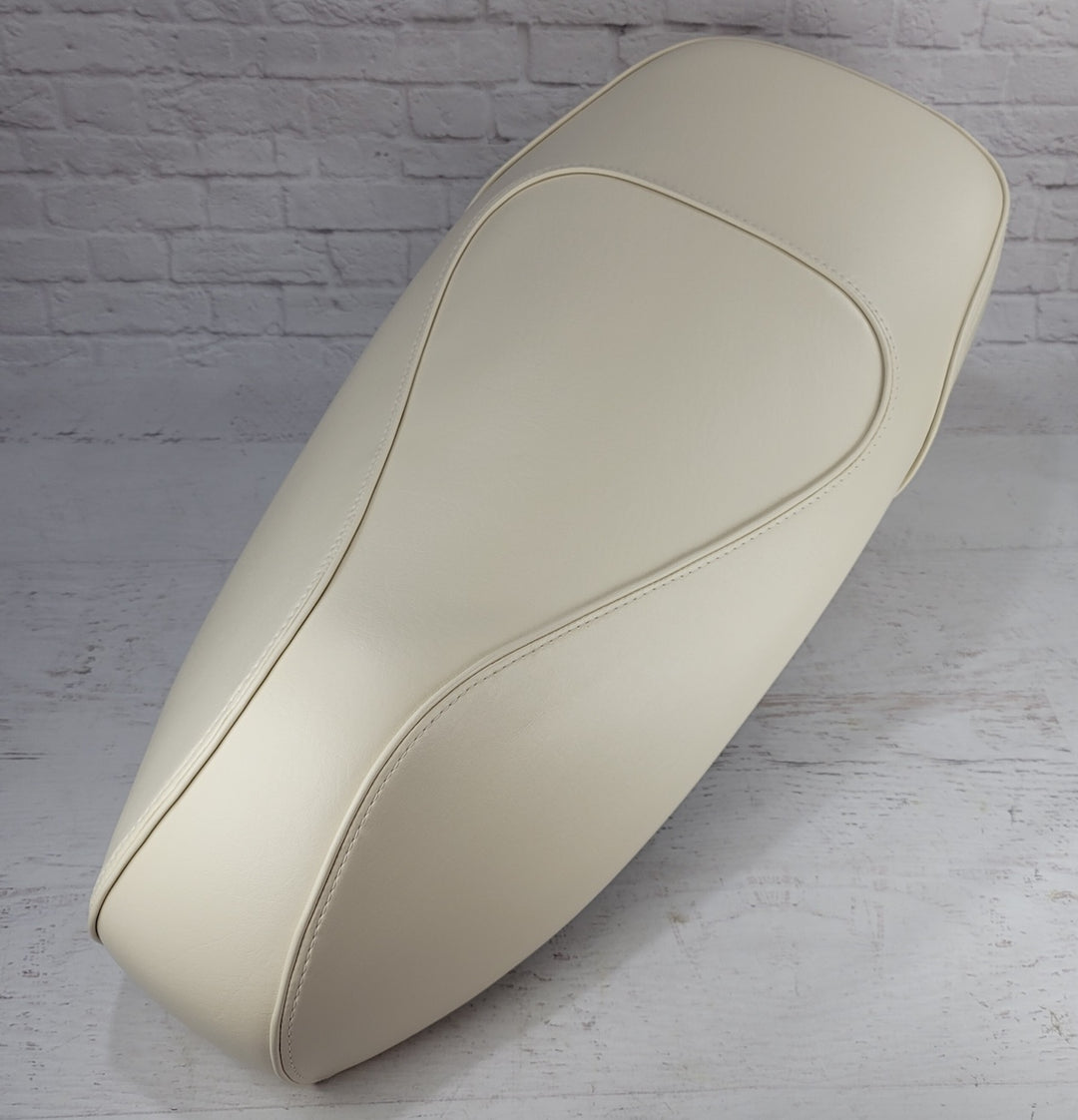 Vespa GTS 250 300 Seat Cover Cream White with Piping